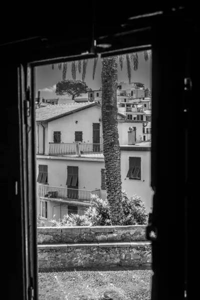 Schwarz Weiß Bild Der Schönen Alten Architektur Cinque Terre Corniglia lizenzfreie Stockfotos