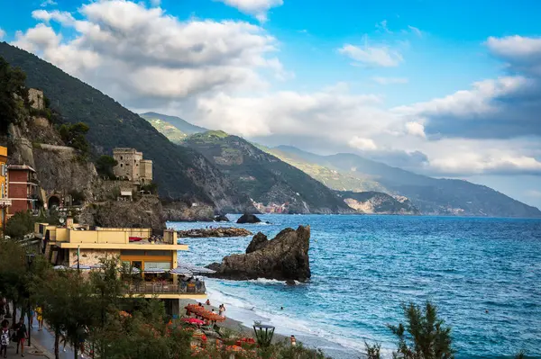 Schöne Aussicht Auf Die Küste Cinque Terre Monterosso Der Hafen lizenzfreie Stockbilder