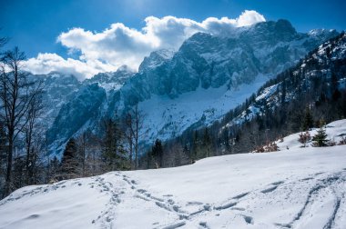 Valbruna vadisinde kar
