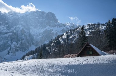 Valbruna vadisinde kar
