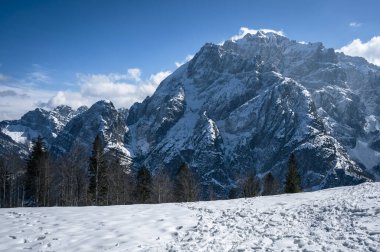 Valbruna vadisinde kar