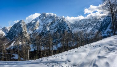 Valbruna vadisinde kar