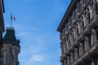 İtalya, Trieste 'deki merkez meydandaki belediye binası manzarası