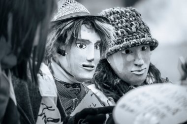 Carnia 'daki karnaval. Sauris, dini ve pagan geleneğinin maskeleri. İtalya