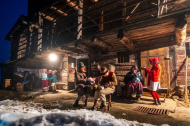 Friuli Venezia Giulia 'nın dağlık Carnia bölgesinde Sauris Karnavalı