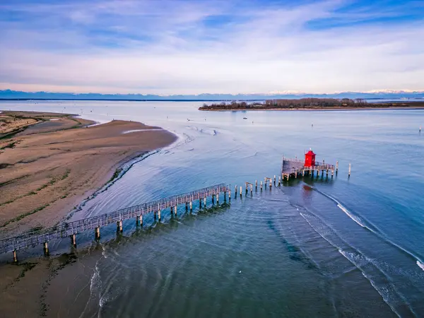 Lignano Sabbiadoro plajı ve tarihi deniz fenerleri..