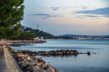 Barcolana Limanı Gün batımında, İtalya 