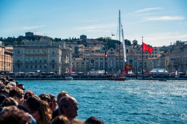 Barcolana Limanı Gün batımında, İtalya 