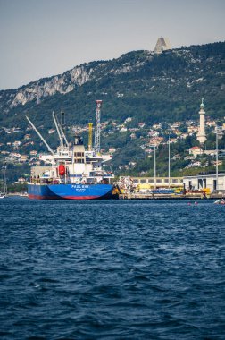 Barcolana Limanı Gün batımında, İtalya 