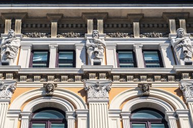 Eski Barcolana şehrinde bina