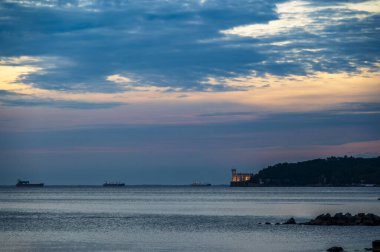 Barcolana Limanı Gün batımında, İtalya 