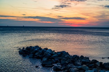 Barcolana Limanı Gün batımında, İtalya 