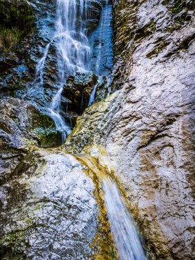 Julian Prealps 'de şelale ve baraj. Doğa 