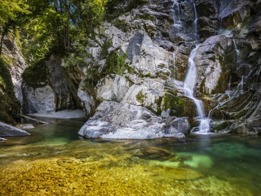 Julian Prealps 'de şelale ve baraj. Doğa 