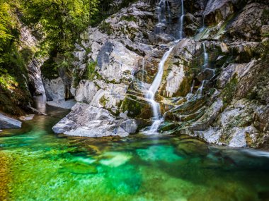 Julian Prealps 'de şelale ve baraj. Doğa 