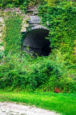 Osoppo Kalesi veya Osoppo 'daki Fortezza di Osoppo harabeleri, Udine, İtalya