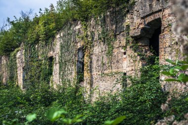 Osoppo Kalesi veya Osoppo 'daki Fortezza di Osoppo harabeleri, Udine, İtalya