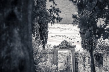 Osoppo Kalesi veya Osoppo 'daki Fortezza di Osoppo harabeleri, Udine, İtalya