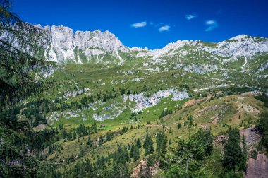 İtalya 'nın güzel dağ manzarası. Doğa