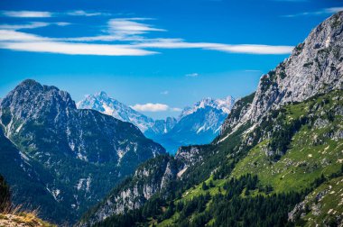 İtalya 'nın güzel dağ manzarası. Doğa