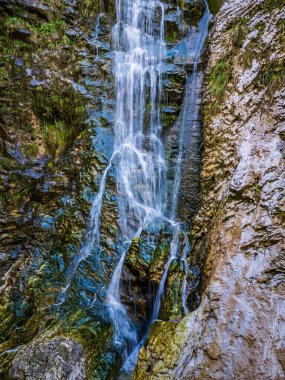 Julian Prealps 'de şelale ve baraj. Doğa 