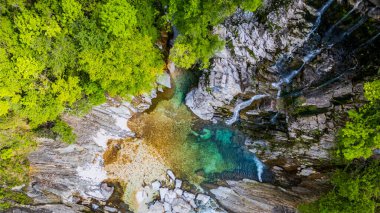 Julian Prealps 'de şelale ve baraj havası. Crosis, Tarcento 'nun incisi. Doğa ve mühendislik