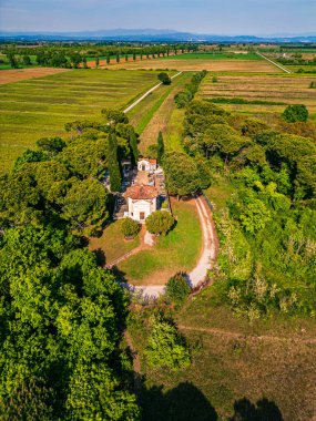 İtalya 'daki Grado Gölünün havadan görünüşü