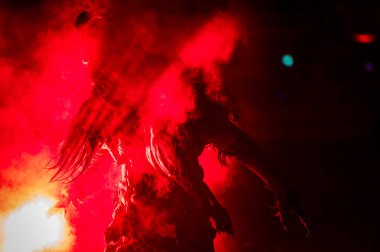 Krampus, Noel 'in şeytanları. Geleneksel Doğu Alpleri Noel maskeleri