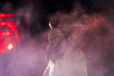 Krampus, Noel 'in şeytanları. Geleneksel Doğu Alpleri Noel maskeleri