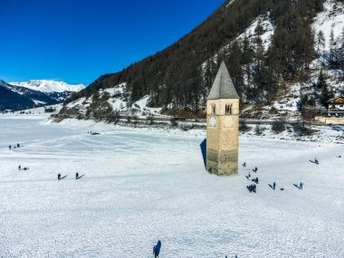 İtalya, Venosta Vadisi 'ndeki Resia Gölü