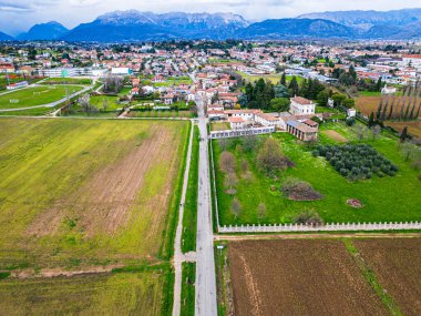 Eski İtalyan kasabasının güzel manzarası. Seyahat