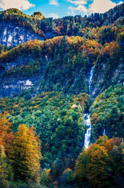  Şelaleli güzel dağ manzarası, Val Raccolana