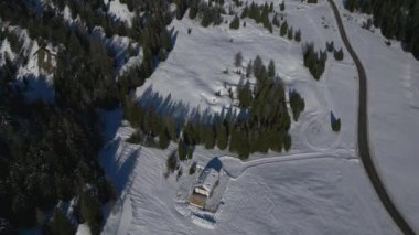 Kışın Dolomitler. Lavaredo, İtalya 'nın üç zirvesi 