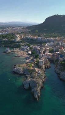 Capo Zafferano ve Sant 'Elia körfezi yukarıdan. Sicilya Rüyası.