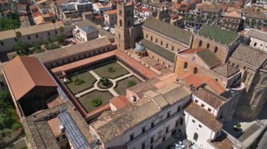 Monreale Katedrali ve Cennet Manastırı yukarıdan, Palermo, Sicilya.