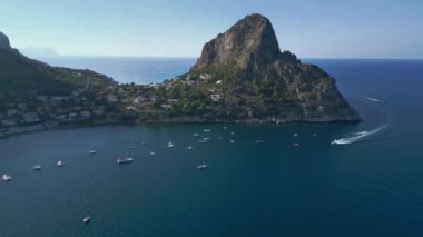 Capo Zafferano ve Sant 'Elia körfezi yukarıdan. Sicilya Rüyası.