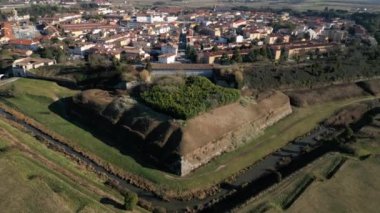 Palmanova 'nın kudretli kaleleri. İdeal şehir, mükemmel şehir. Duvarlarına kazınmış..