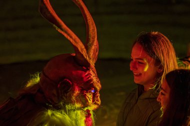 Noel şeytanları ve kadınlar. Krampus alevler içinde. Friuli dağlarının doğum geleneği - 18 Kasım 2023