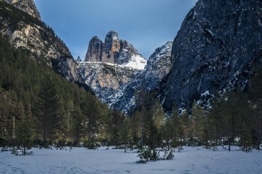  Lavaredo, Antorno ve Monte Paterno 'nun üç zirvesi.