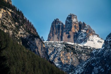  Lavaredo, Antorno ve Monte Paterno 'nun üç zirvesi.