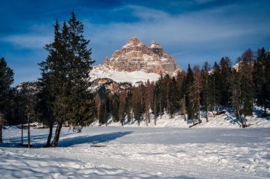  Lavaredo, Antorno ve Monte Paterno 'nun üç zirvesi.
