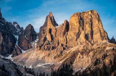  Lavaredo, Antorno ve Monte Paterno 'nun üç zirvesi.