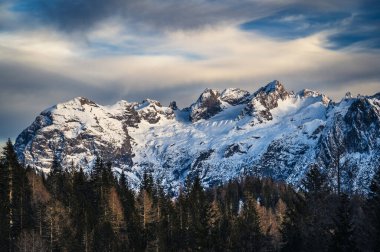  Lavaredo, Antorno ve Monte Paterno 'nun üç zirvesi.