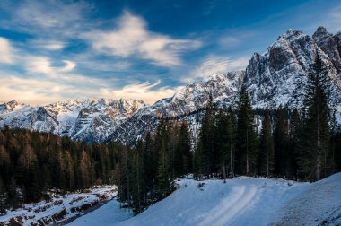  Lavaredo, Antorno ve Monte Paterno 'nun üç zirvesi.