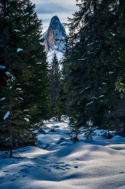 Kışın Fiscalina Vadisi, Dolomitler, İtalya