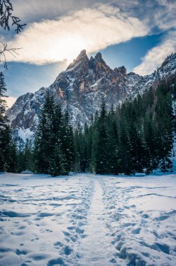 Kışın Fiscalina Vadisi, Dolomitler, İtalya