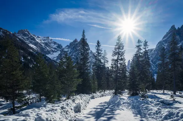 Kışın Fiscalina Vadisi, Dolomitler, İtalya