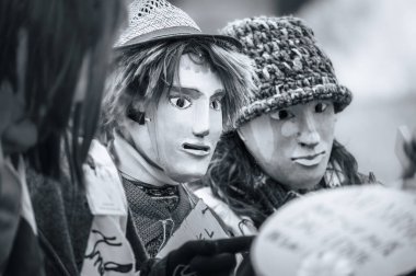 Sauris 'ten gelen ahşap maskeli insanların katıldığı eski bir karnaval kutlaması. Baharın gelişi için Karnianın Büyüsü