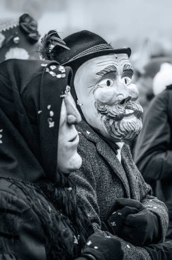 Sauris 'ten gelen ahşap maskeli insanların katıldığı eski bir karnaval kutlaması. Baharın gelişi için Karnianın Büyüsü