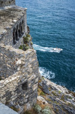Liguria 'yı hayal et. Portovenere, denize yansıyan bir köy..
